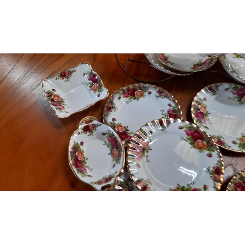 13 - Vintage Royal Albert Old Country Roses -5 x Cups ( 1 chipped) 5x Saucers, 6x Cake Plates, 1 x Square... 