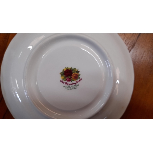 13 - Vintage Royal Albert Old Country Roses -5 x Cups ( 1 chipped) 5x Saucers, 6x Cake Plates, 1 x Square... 