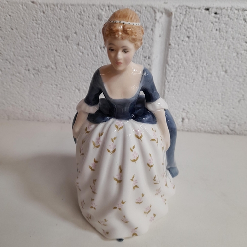 64 - Royal Doulton - Margaret HN2397 1981, Victoria HN2471 1972, Alison HN2336 1965 ( Cracked Base) - No ... 