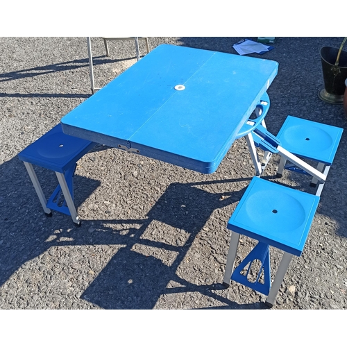 921 - Folding Picnic Table and Chairs in Carry Case