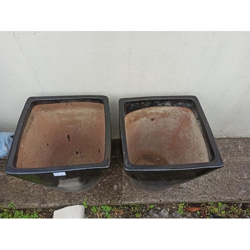 916 - 2 x Large Black and Grey Garden Planters 45 x 36 x 36cm( small crack as pictured) plus a Garden Sign