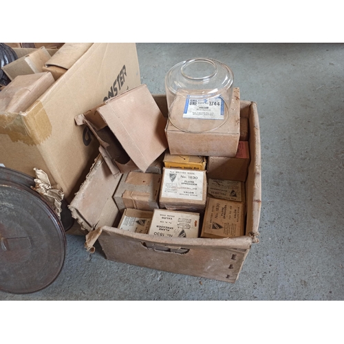 952 - Paraffin Heater and Hurrican Lamp Spares