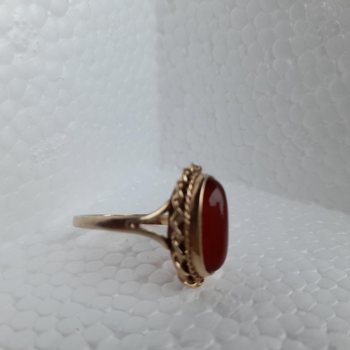 204 - Hallmarked 9ct Gold Carnelian Ring 4 Grams