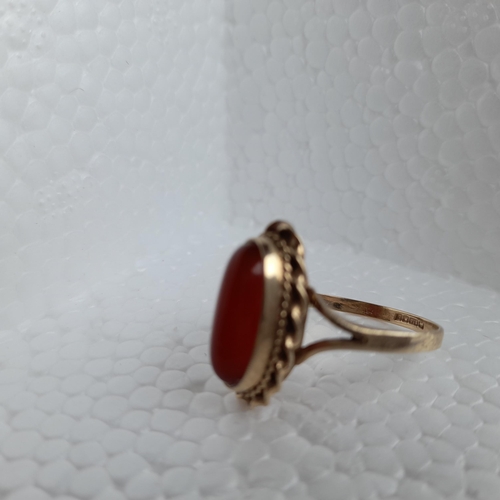 204 - Hallmarked 9ct Gold Carnelian Ring 4 Grams