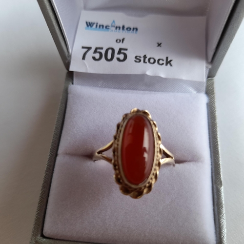 204 - Hallmarked 9ct Gold Carnelian Ring 4 Grams