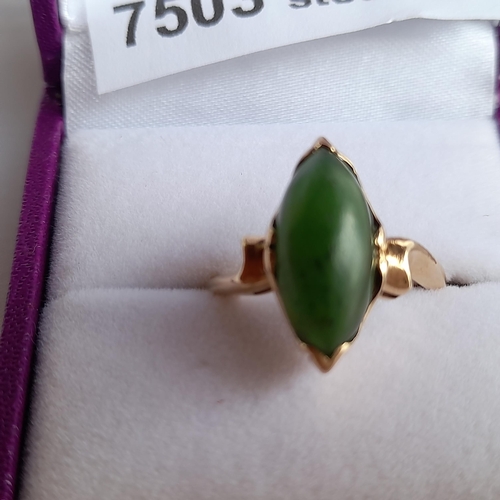 210 - 9ct Hallmarked Gold and Jade Ring