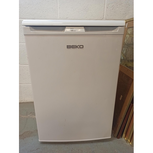 939 - Beko Fridge 84cm x 56cm x 54cm