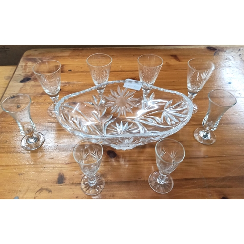 565 - Assorted Glass Ware Inc. Fruit Bowls and Sherry Glasses