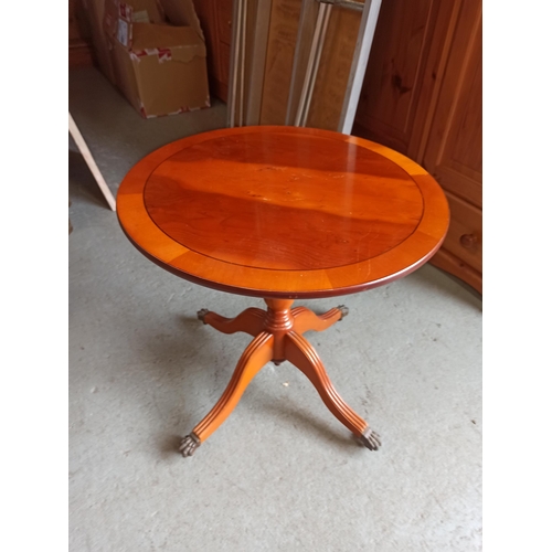 941 - Round  Lamp Table on Castors