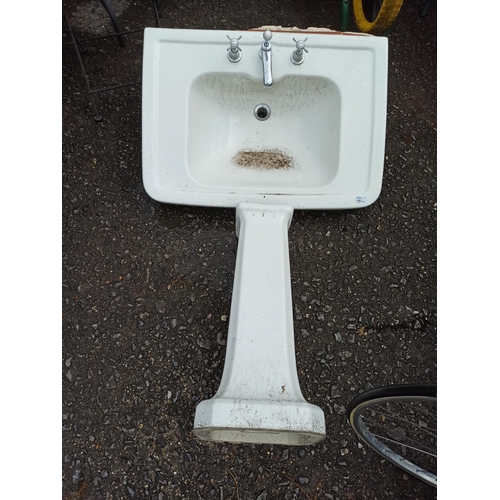 188 - A Large Pedestal Sink