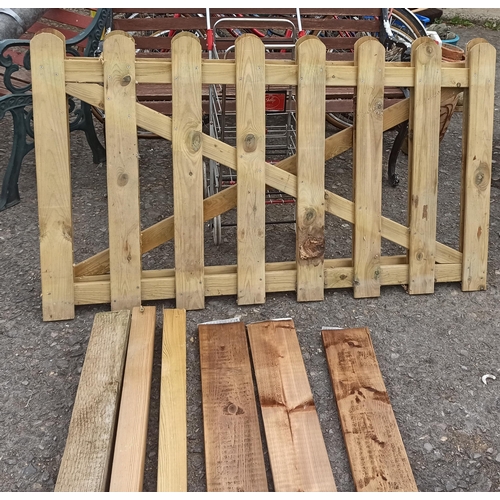 190 - Fencing Timber 3 x 15cm x 2 cm x 183cm, 2 x 7cm x 7cm x 180cm, 2 x Fence and Gate Sections and 1 x 1... 