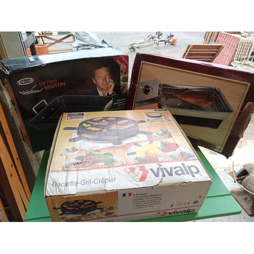 968 - Boxed Stainless Steel Smoker Grill, Stellar James Martin Baking Tray and  Vivalp Raclette, Grill , C... 