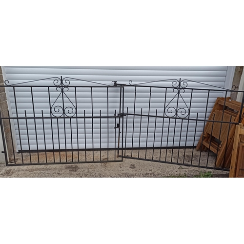 193 - Driveway Gates x 2, 114cm xH x 153c W