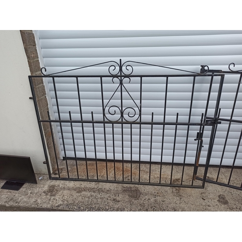 193 - Driveway Gates x 2, 114cm xH x 153c W