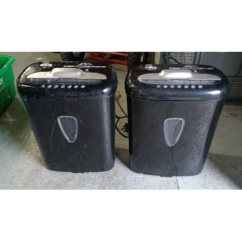 1048 - 2 x Ativa Paper Shredders