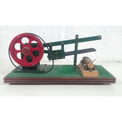 1113 - A Model Timber Saw