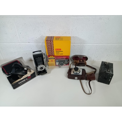 550 - A Collection of 5 x Vintage Cameras - Kodak Bellows Sterling II, Kodak Instamatic 155 -x, Ilford Spo... 