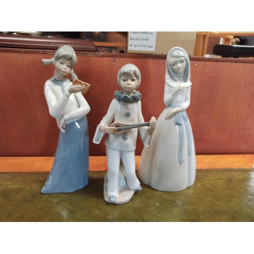 905 - Lladro Style Figurines x 3