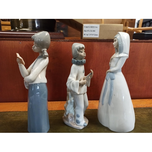 905 - Lladro Style Figurines x 3