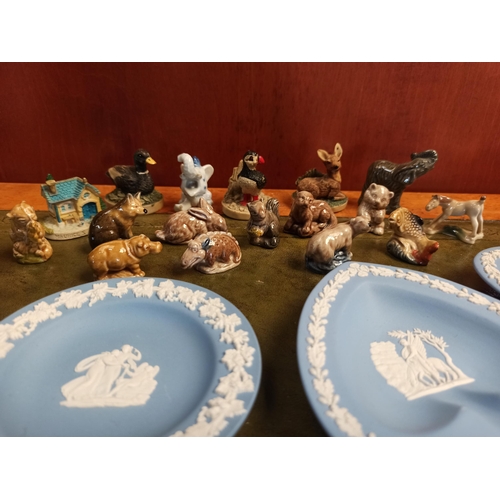 899 - Quantity of Wade Whimsies x 4 Wedgewood Blue Jasper Pin Trays