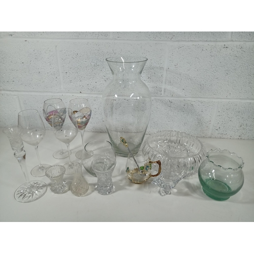 886 - A Quantity of Crystal and Glassware