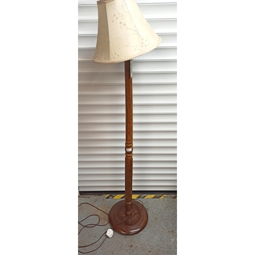 913 - Standard lamp with Shade