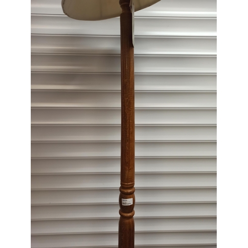 913 - Standard lamp with Shade