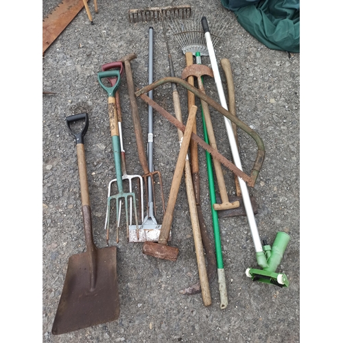 214 - Selection of Gardening Tools in Plastic Dustbin