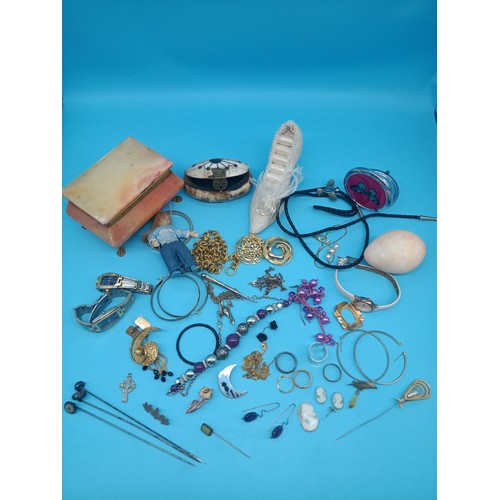 8436 - An assortment of costume jewellery, watches, trinket boxes etc