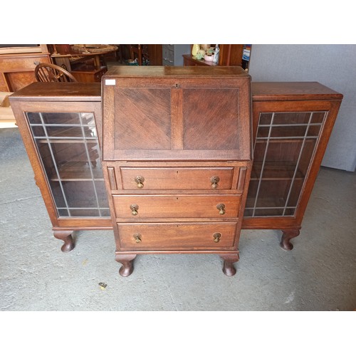 436 - A Vintage Oak Bureau with Inset Compartments and Drawers and Leaded Glass Panel Side Units Attached