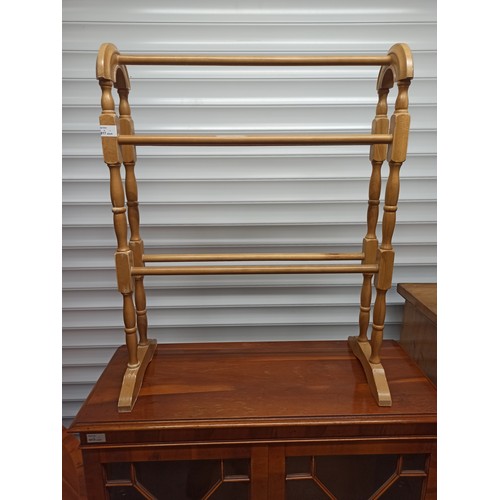 985 - Wooden Towel Rail