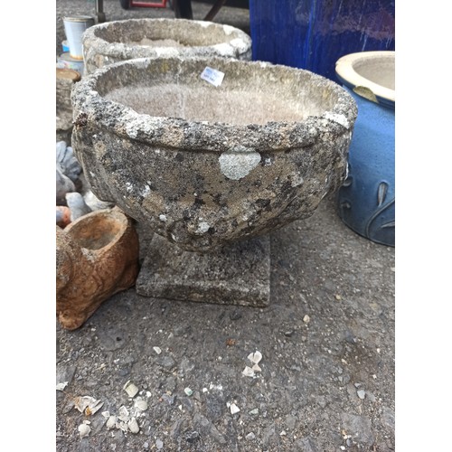 282 - Pair of Concrete Garden Urns 33cm H x 39cm W