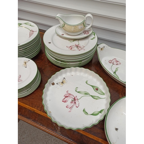 602 - Royal Worcester Part Alfresco Dinner Set , 9 x Dinner Plates, 10 x Bowls, 9 x Side Plates, Gravy Boa... 