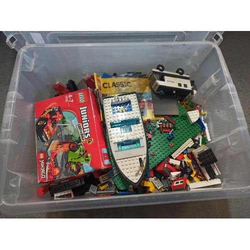 669 - Large Box of Lego