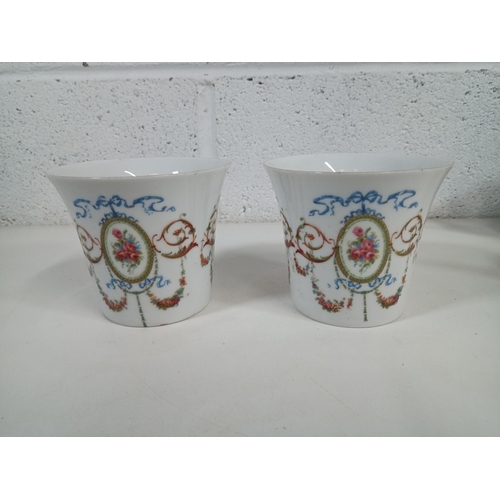 635 - A Pair of Transferware Pots 11cm Tall