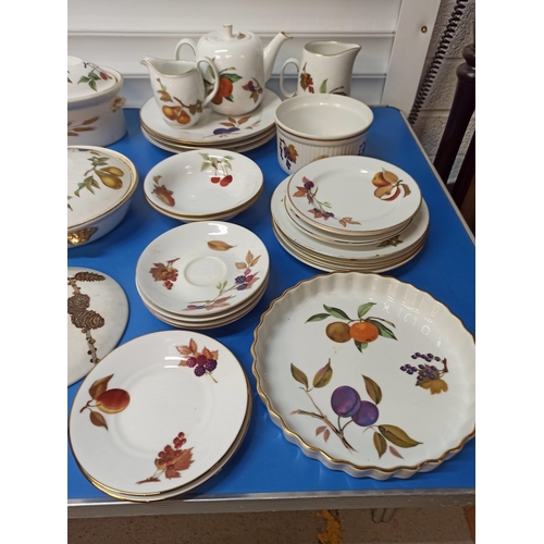 601 - Large Quantity of Royal Worcester - Mixed Designs Approx. 50 Pieces