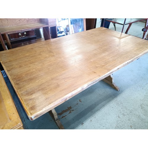 544 - Large Solid Wood Oak Dining Table with Pegged Legs and  Club Cutout