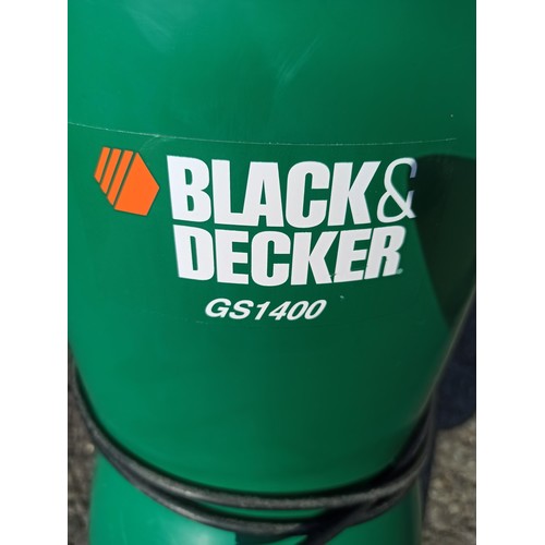 31 - Black & Decker Mulcher/ Wood Chipper GS1400