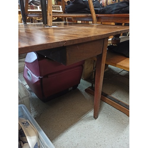 828 - A Mahogany Drop Leaf Table 70 x 130 x 98cm