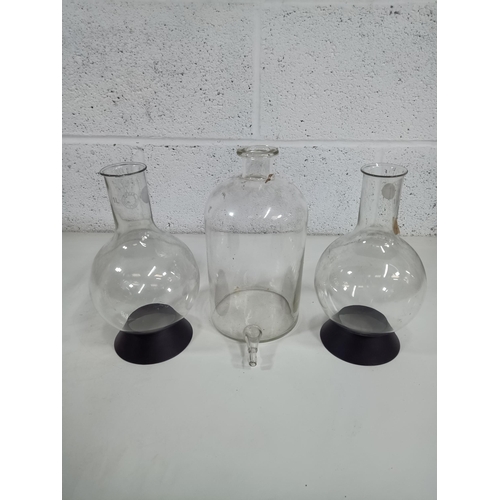 930 - Laboratory Beakers and Aspirator Bottle