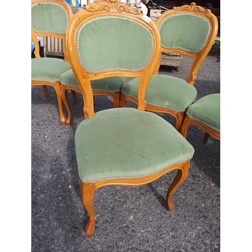 618 - A Set of 6 x Carved Dining Chairs