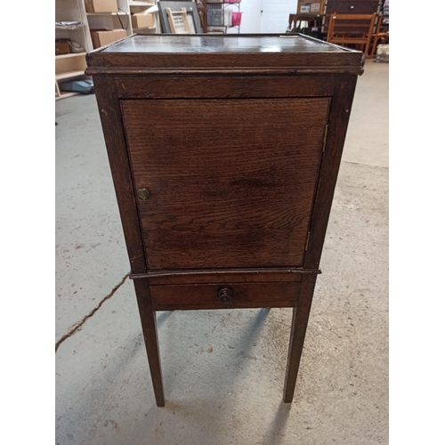 867 - An Oak Pot Cabinet with drawer - 80x35x35cm