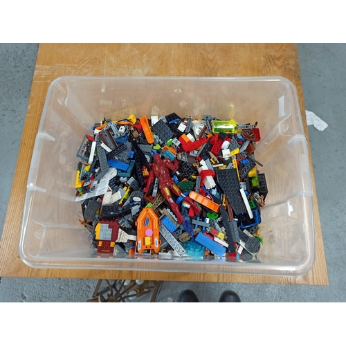 1008 - 5kgs of assorted Lego