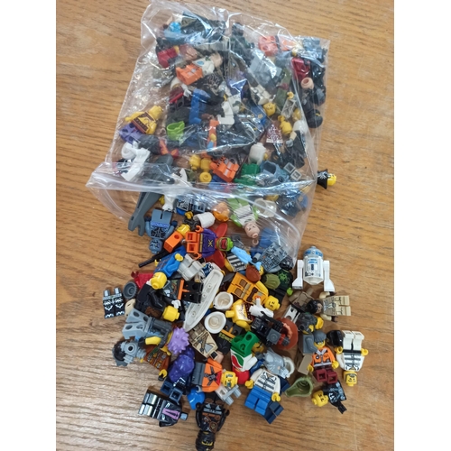 1004 - A Bag of Lego Figurines