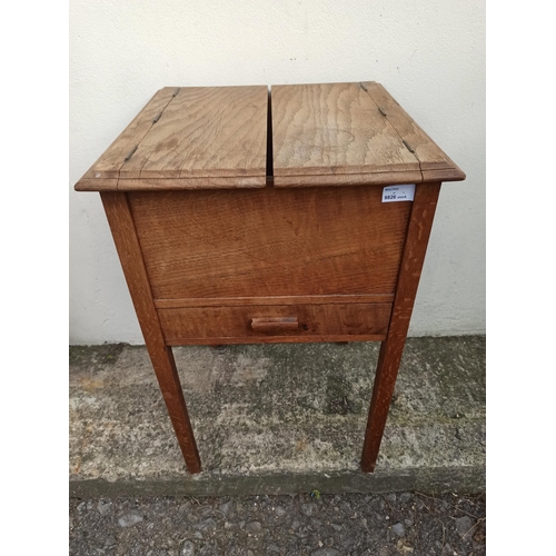 699 - An Oak sewing Cabinet 70x45x45cm