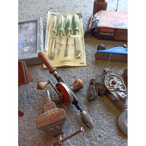 42 - A Box of mixed hand tools, bench vices, planes, chisels, inspection lamp etc