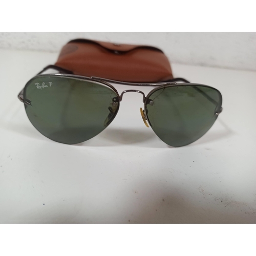 647 - Ray Ban Sunglasses and case (require repair/attention)