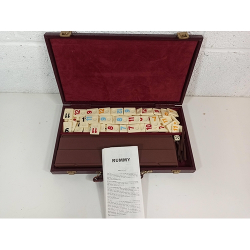 1024 - A Gin Rummy set in leather case