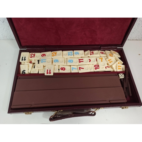 1024 - A Gin Rummy set in leather case