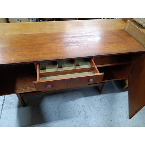 544 - A Mid Century Design Buffet Sideboard Unit 160x48x79cm